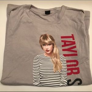 Taylor Swift RED tour T shirt